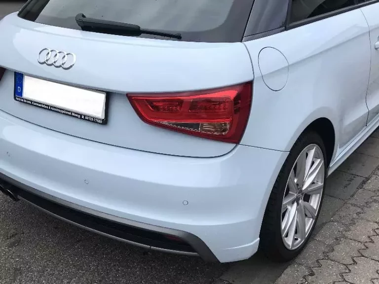 2. Heckansicht seitlich Autoreparatur Werkstatt